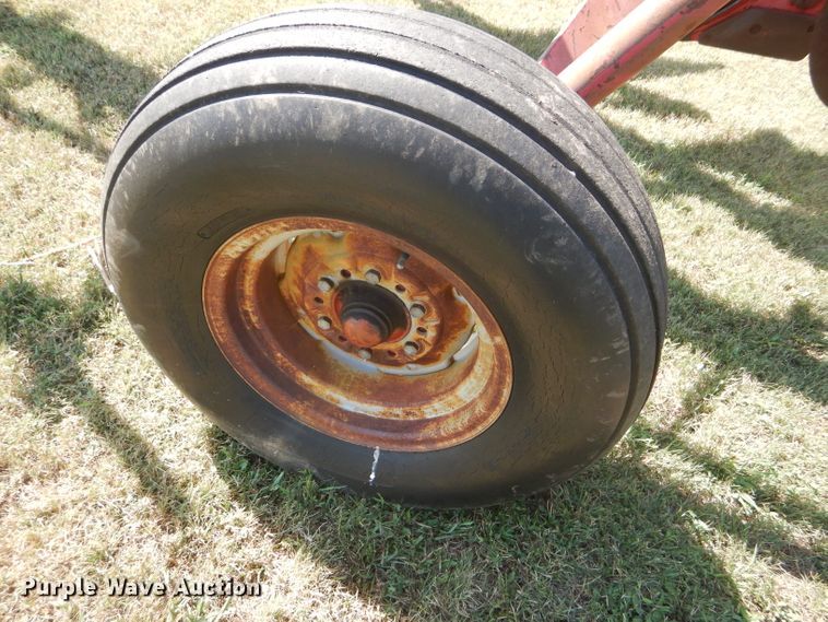 image for item FY9715 Massey-Ferguson MF880 five bottom plow