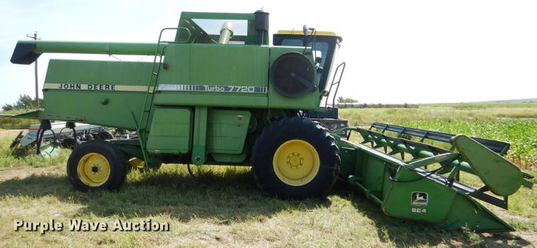 image for item FY9730 1983 John Deere 7720 combine