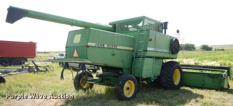 image for item FY9730 1983 John Deere 7720 combine