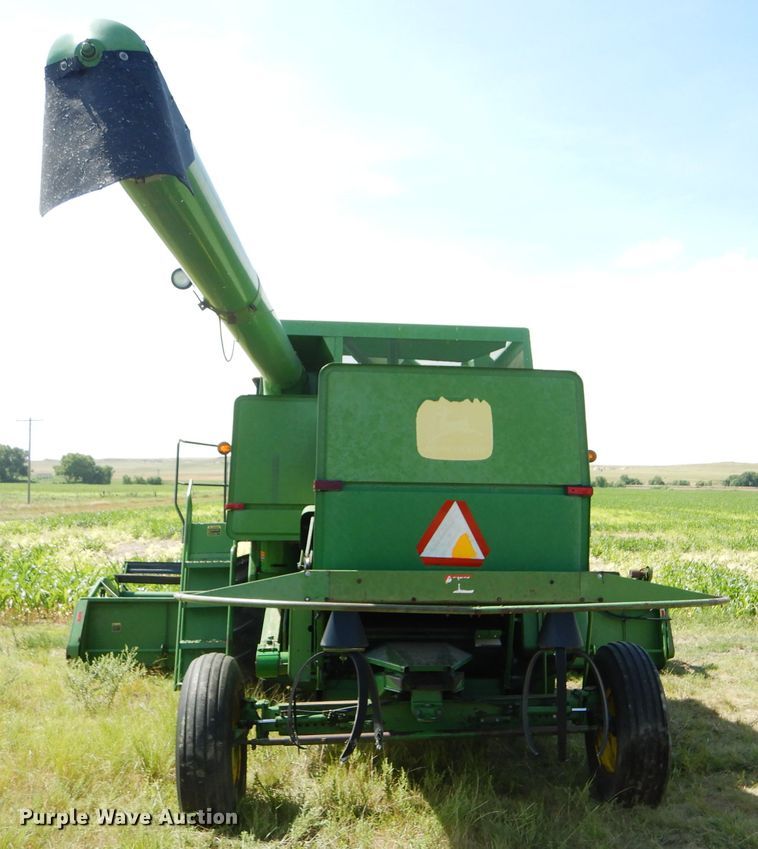 image for item FY9730 1983 John Deere 7720 combine