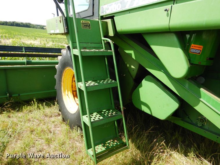 image for item FY9730 1983 John Deere 7720 combine