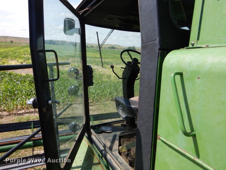 image for item FY9730 1983 John Deere 7720 combine