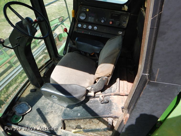 image for item FY9730 1983 John Deere 7720 combine