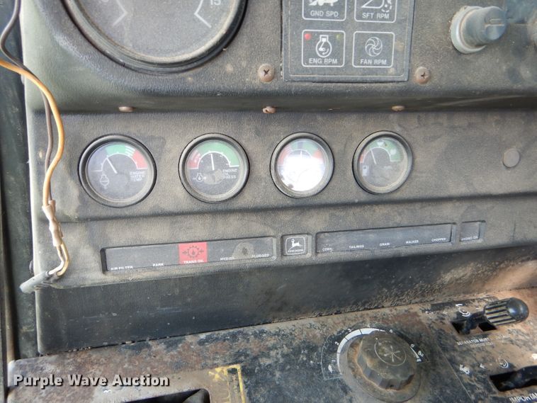 image for item FY9730 1983 John Deere 7720 combine