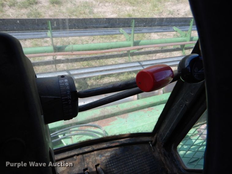 image for item FY9730 1983 John Deere 7720 combine