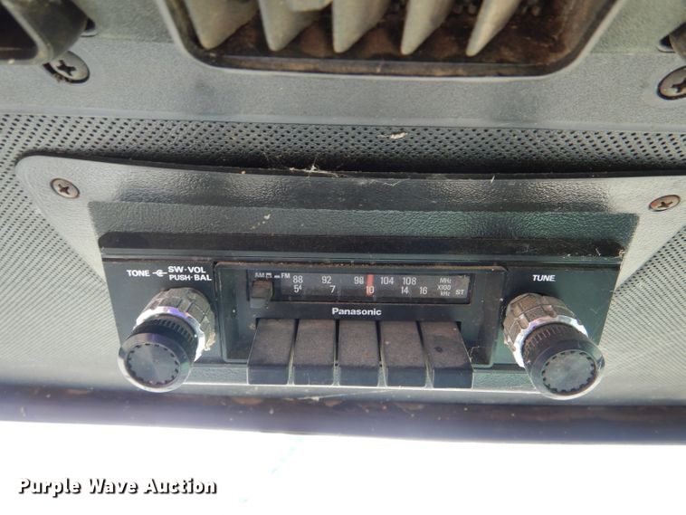 image for item FY9730 1983 John Deere 7720 combine