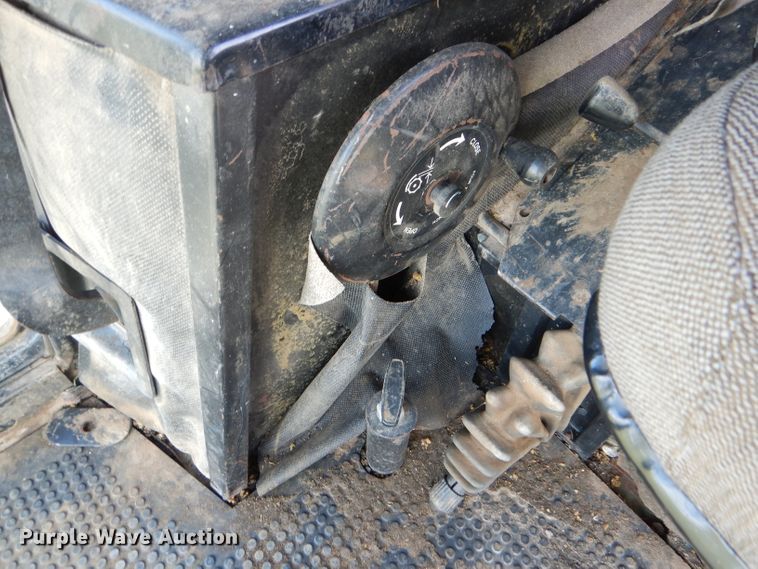 image for item FY9730 1983 John Deere 7720 combine