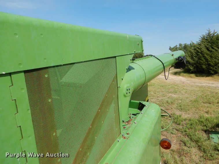 image for item FY9730 1983 John Deere 7720 combine