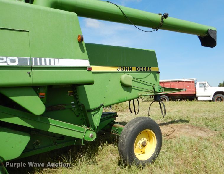 image for item FY9730 1983 John Deere 7720 combine