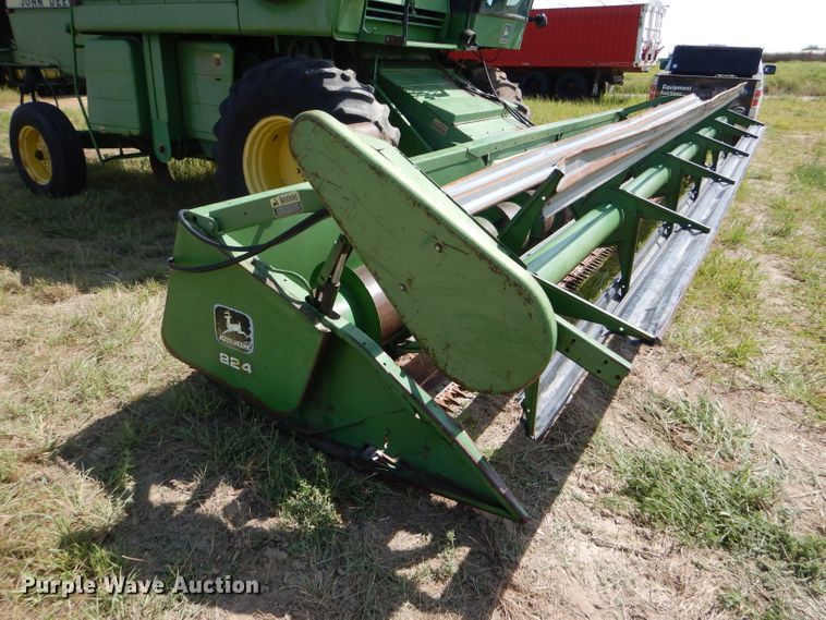 image for item FY9730 1983 John Deere 7720 combine
