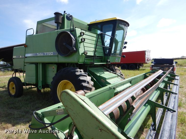 image for item FY9730 1983 John Deere 7720 combine