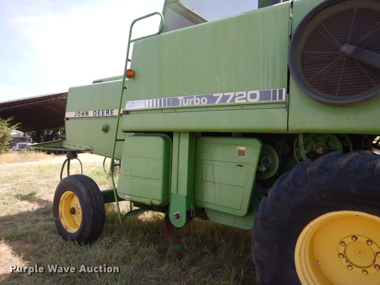 image for item FY9730 1983 John Deere 7720 combine
