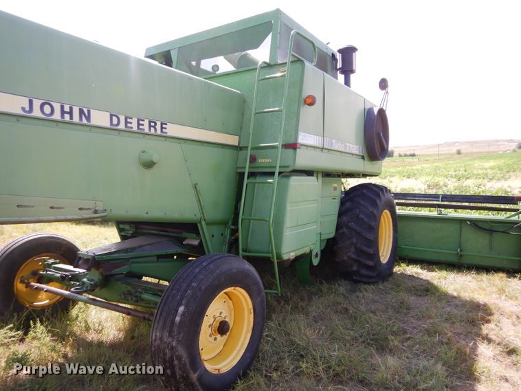 image for item FY9730 1983 John Deere 7720 combine