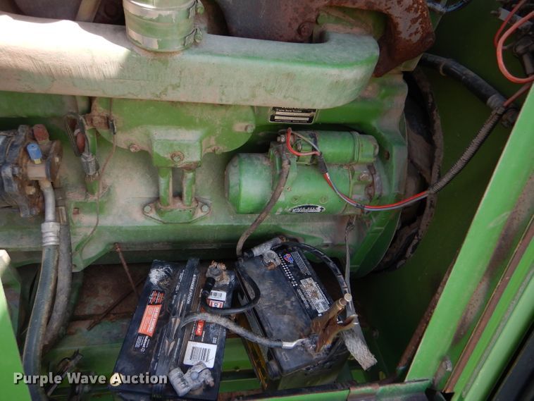 image for item FY9730 1983 John Deere 7720 combine