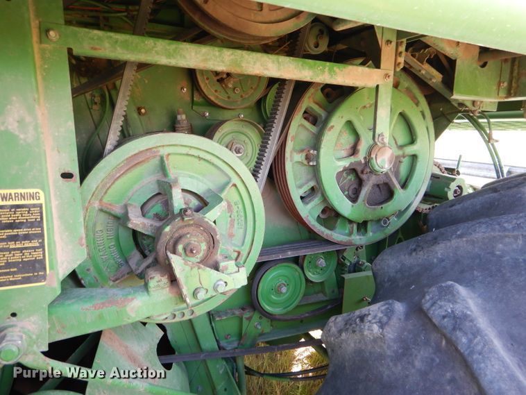 image for item FY9730 1983 John Deere 7720 combine