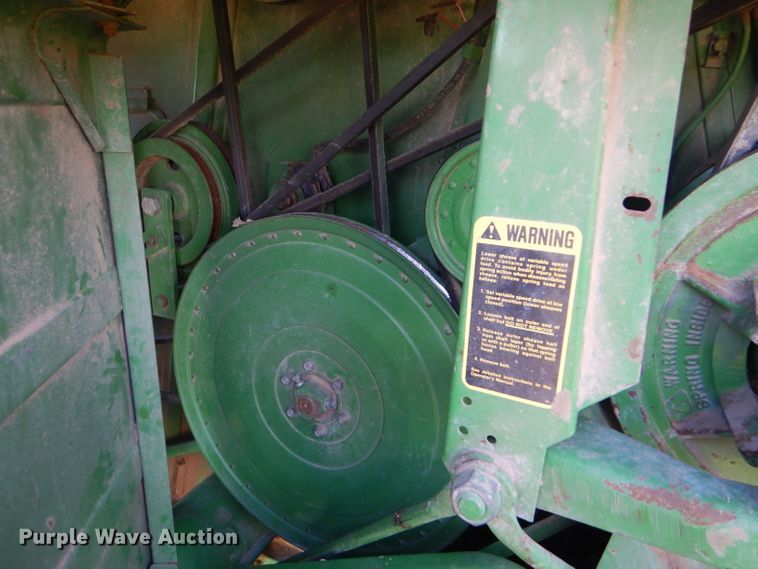 image for item FY9730 1983 John Deere 7720 combine