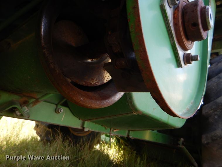 image for item FY9730 1983 John Deere 7720 combine