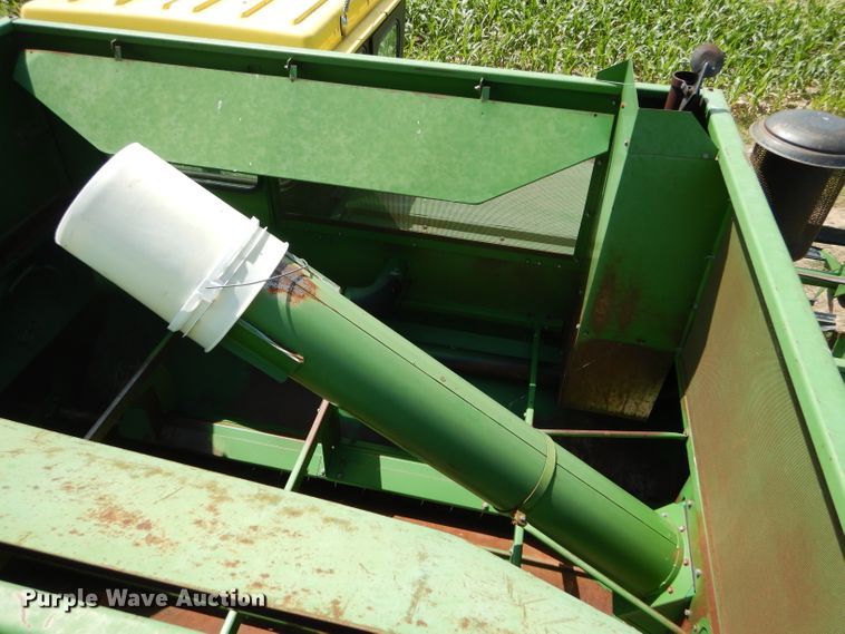 image for item FY9730 1983 John Deere 7720 combine