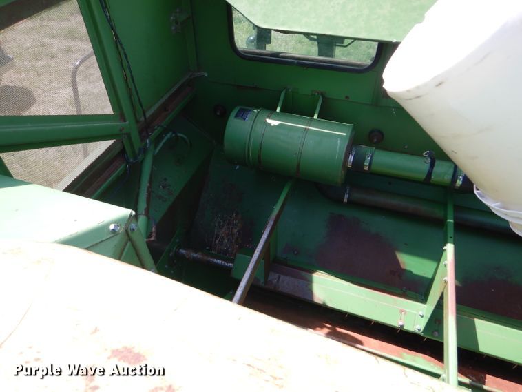 image for item FY9730 1983 John Deere 7720 combine