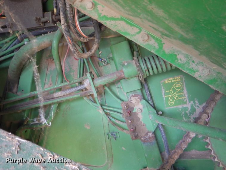 image for item FY9730 1983 John Deere 7720 combine
