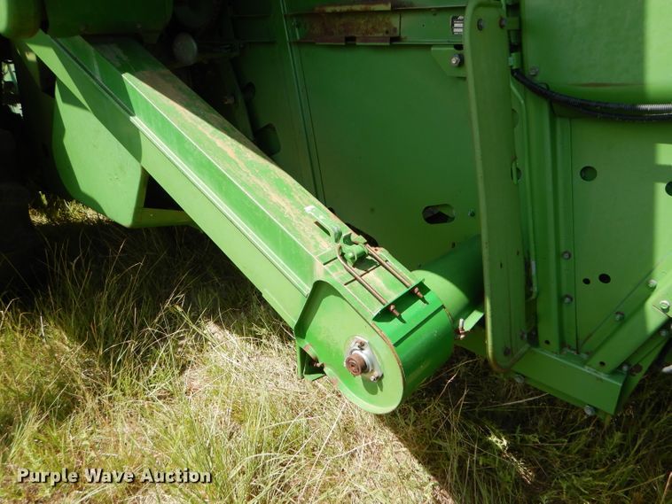 image for item FY9730 1983 John Deere 7720 combine