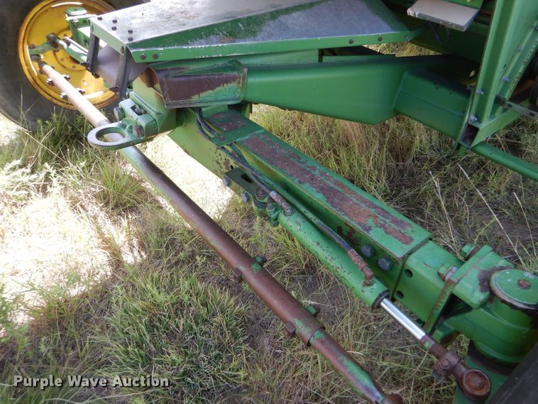 image for item FY9730 1983 John Deere 7720 combine