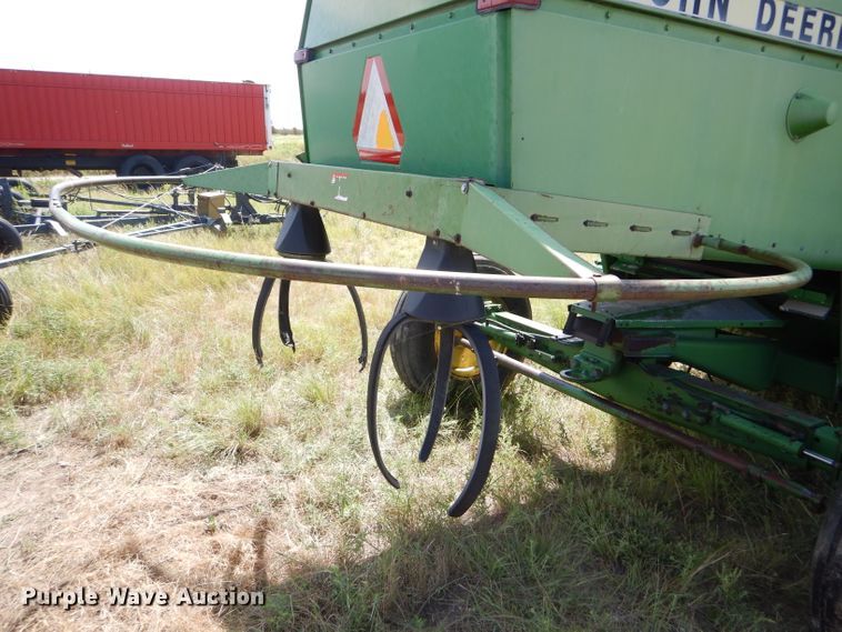 image for item FY9730 1983 John Deere 7720 combine