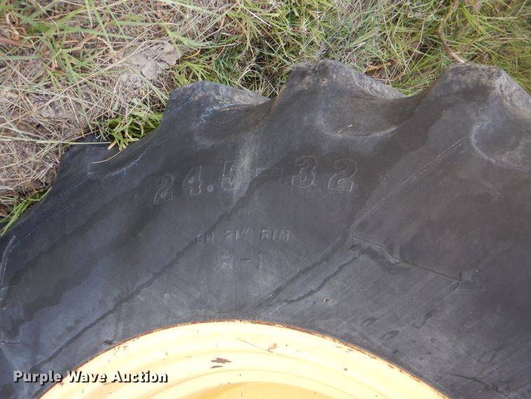 image for item FY9730 1983 John Deere 7720 combine