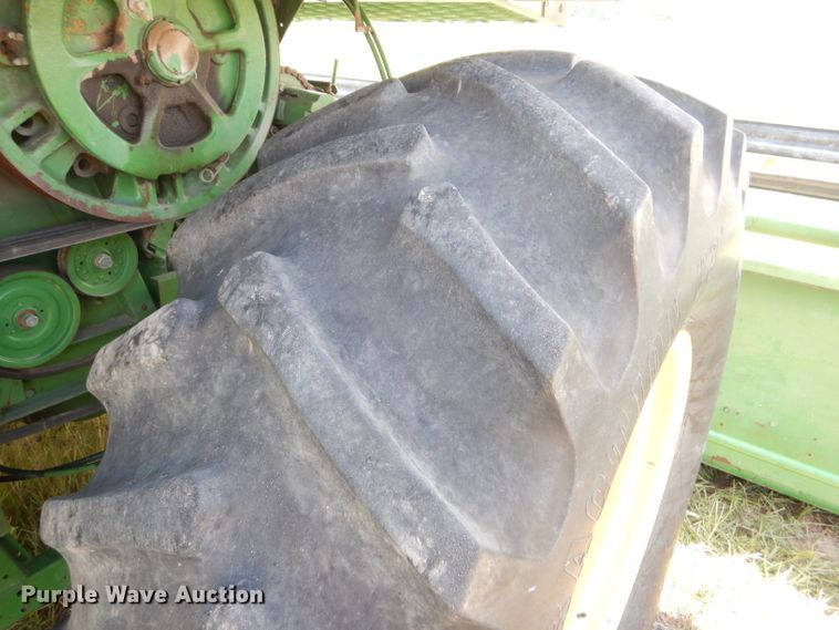 image for item FY9730 1983 John Deere 7720 combine