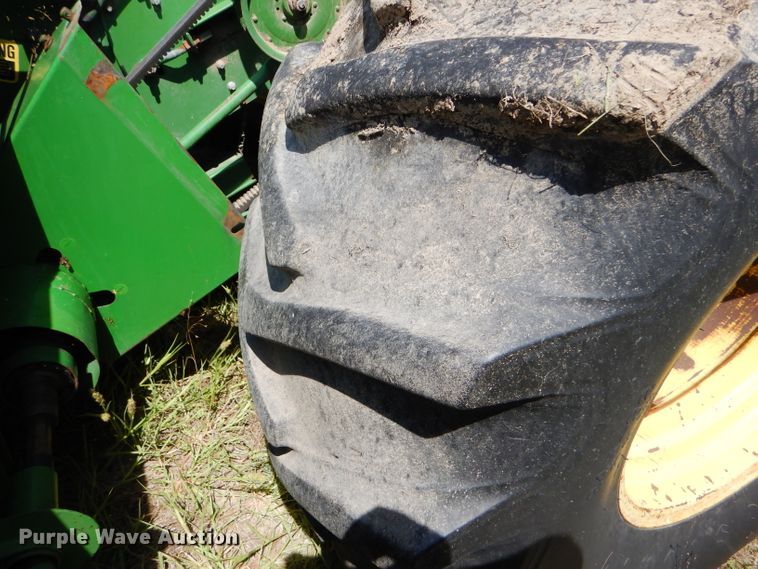 image for item FY9730 1983 John Deere 7720 combine