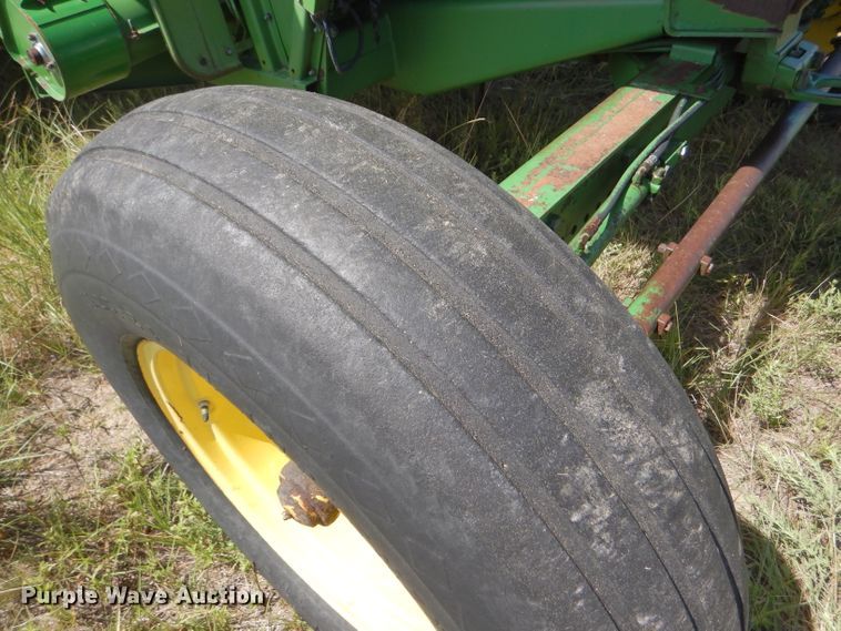 image for item FY9730 1983 John Deere 7720 combine