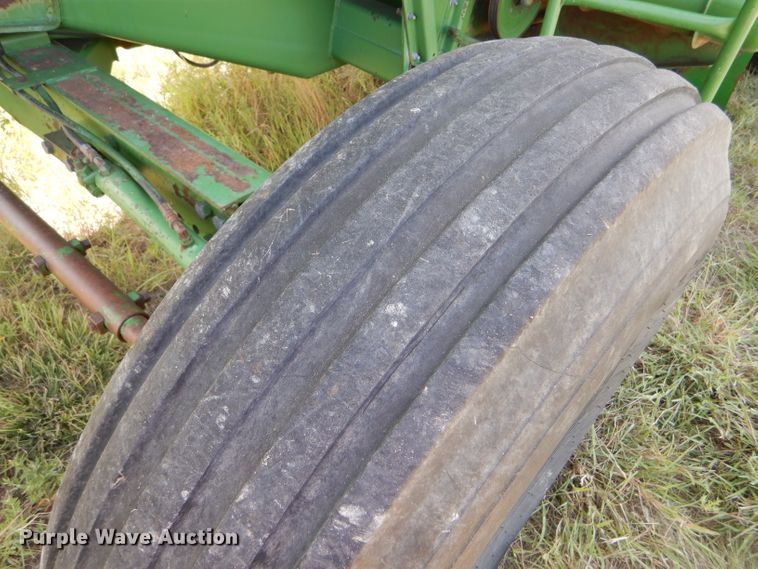 image for item FY9730 1983 John Deere 7720 combine