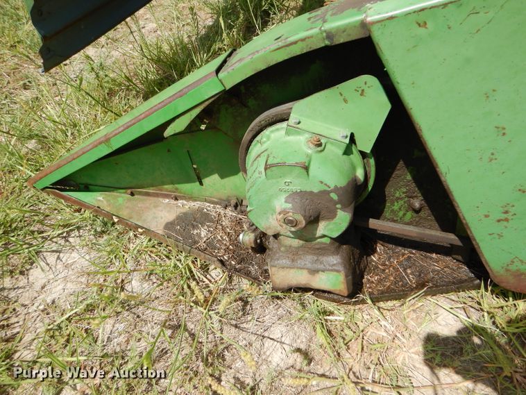 image for item FY9730 1983 John Deere 7720 combine