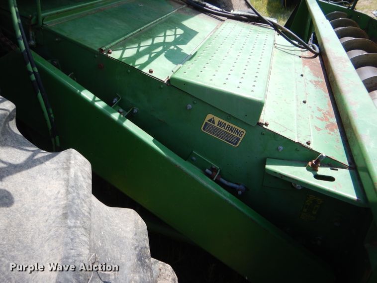 image for item FY9730 1983 John Deere 7720 combine