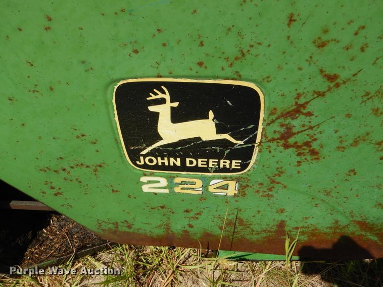 image for item FY9730 1983 John Deere 7720 combine