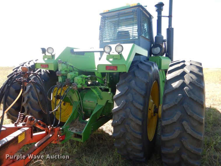 image for item FY9738 1995 John Deere 8870 4WD tractor