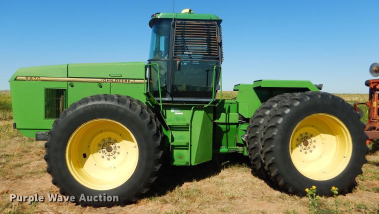 image for item FY9738 1995 John Deere 8870 4WD tractor