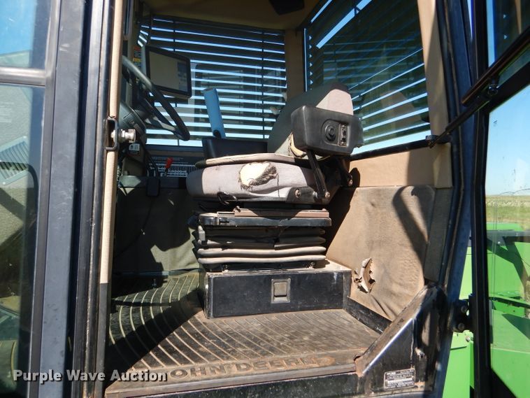 image for item FY9738 1995 John Deere 8870 4WD tractor