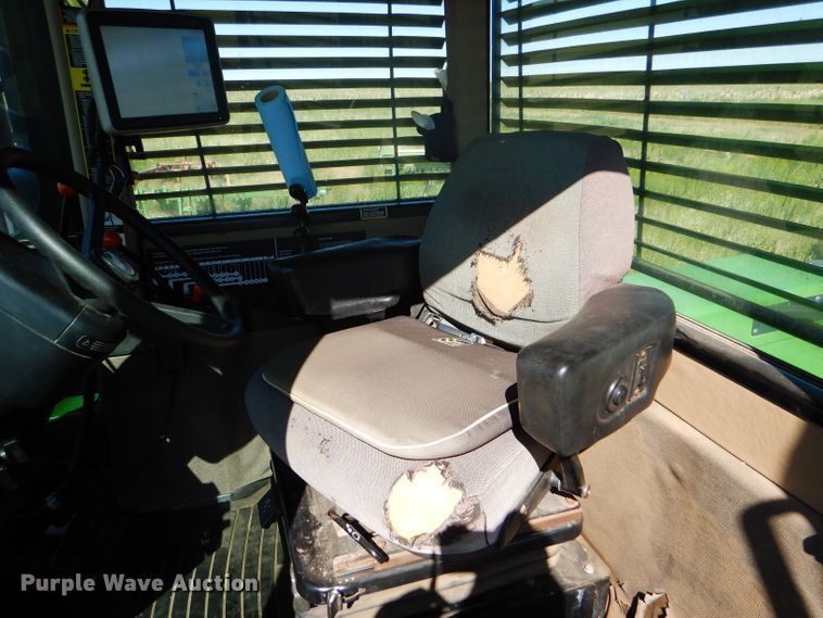 image for item FY9738 1995 John Deere 8870 4WD tractor