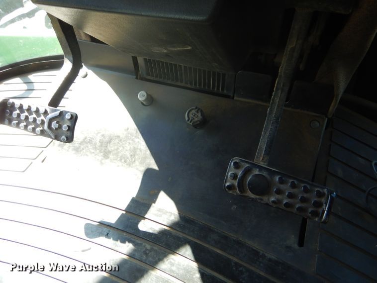 image for item FY9738 1995 John Deere 8870 4WD tractor