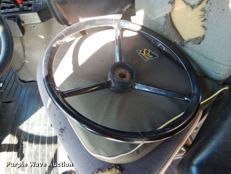 image for item FY9738 1995 John Deere 8870 4WD tractor