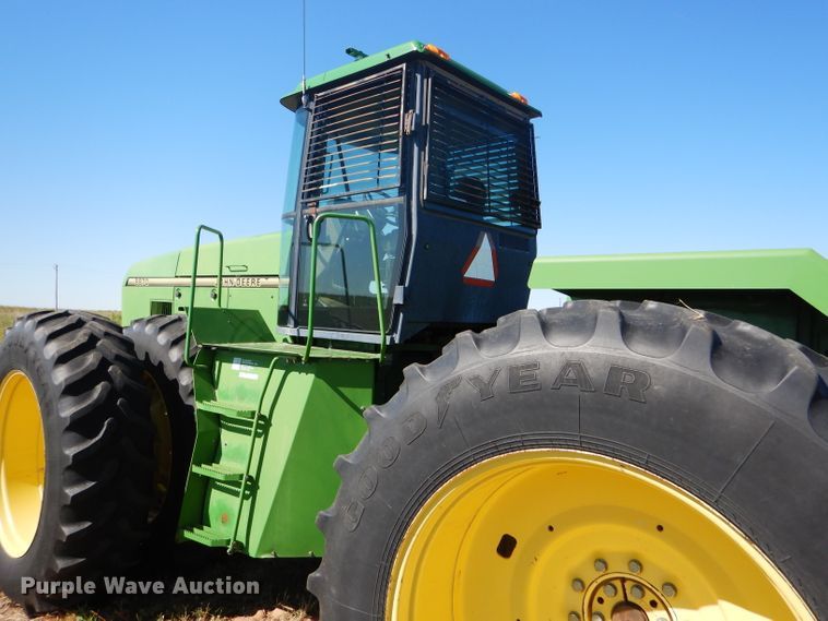 image for item FY9738 1995 John Deere 8870 4WD tractor
