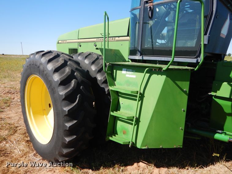 image for item FY9738 1995 John Deere 8870 4WD tractor