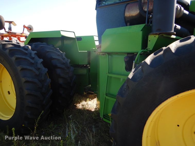 image for item FY9738 1995 John Deere 8870 4WD tractor