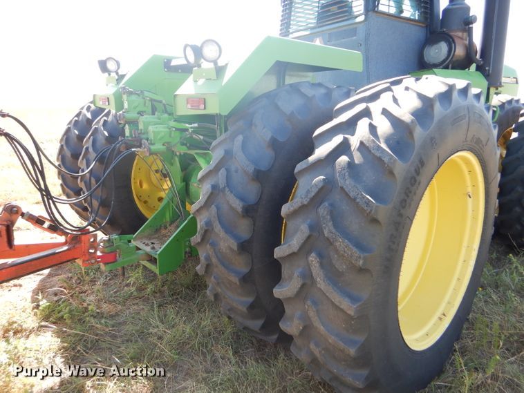 image for item FY9738 1995 John Deere 8870 4WD tractor