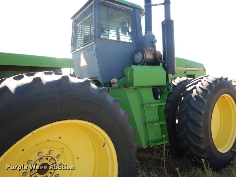 image for item FY9738 1995 John Deere 8870 4WD tractor