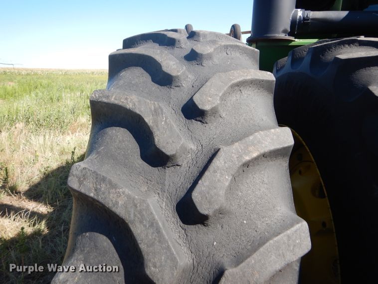 image for item FY9738 1995 John Deere 8870 4WD tractor