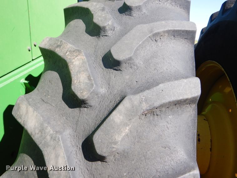 image for item FY9738 1995 John Deere 8870 4WD tractor