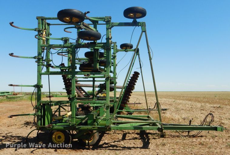 image for item FY9743 John Deere 1650 chisel