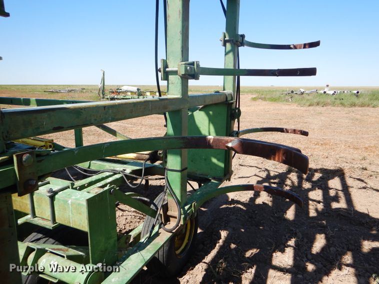 image for item FY9743 John Deere 1650 chisel